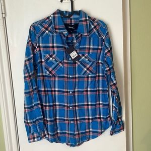 Beautiful flannel. Brand new with tags! Size medium but fits more like a small
